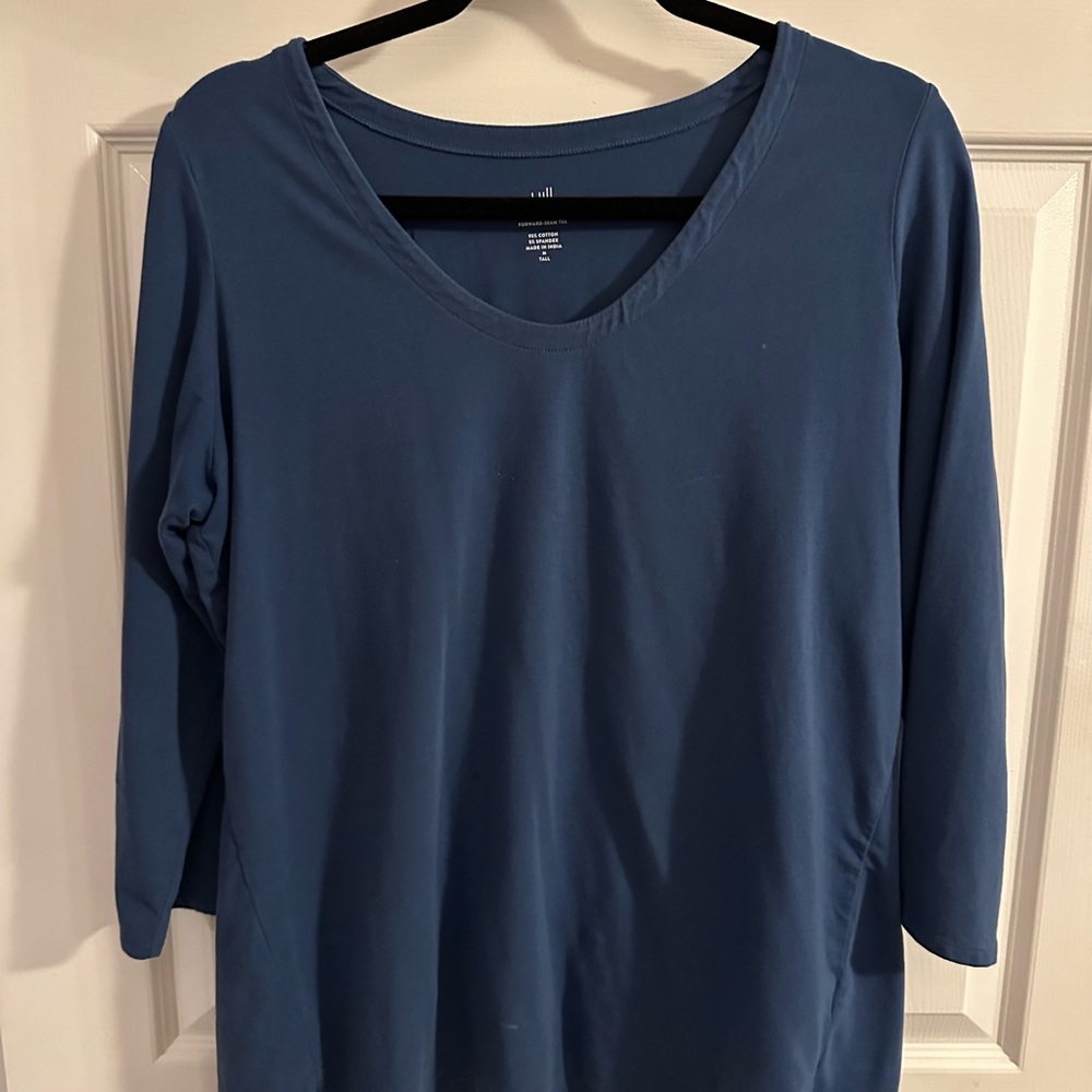 Essential Forward-Seam Tee, 3/4 sleeve, size Medium Tall.